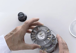 佛山积家售后维修中心-清洗保养